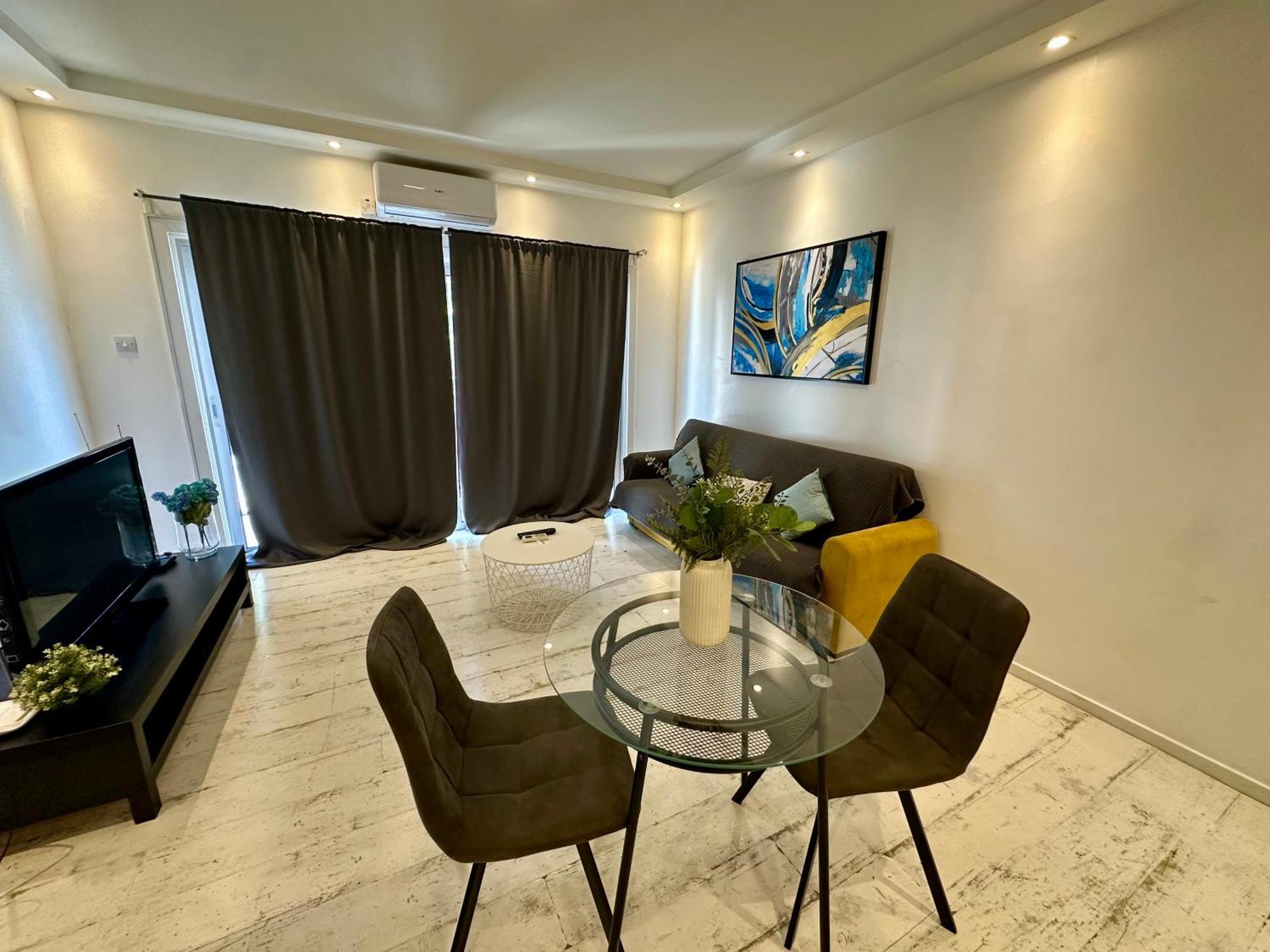 1-Bedroom Duplex 100M By The Sea Limasol Buitenkant foto